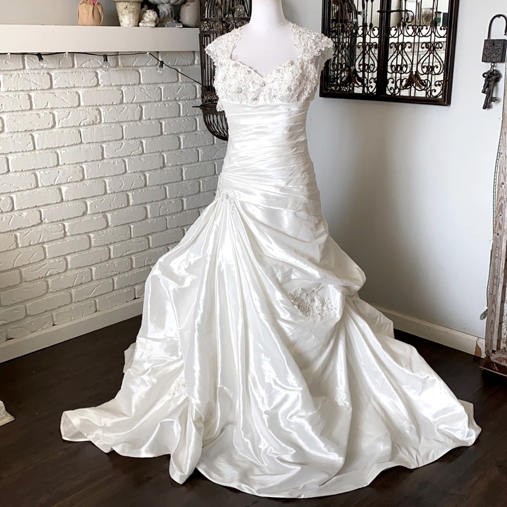 SOPHIA TOLLI BALLGOWN OPEN BACK WEDDING DRESS 8 NEW NO TAGS